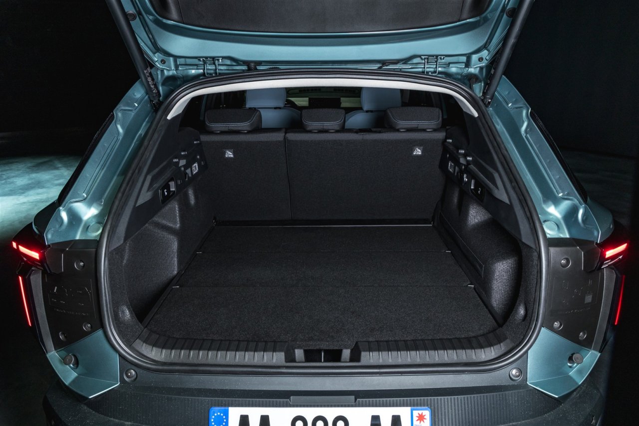 dacia-striker-4x4-interieur-adriencortesi-9-13.jpg