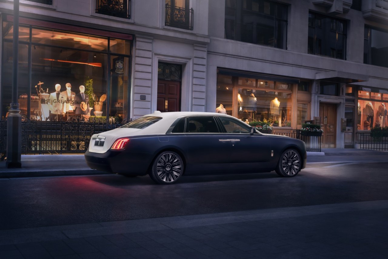 rollsroyceghostsavilerow-3.jpg