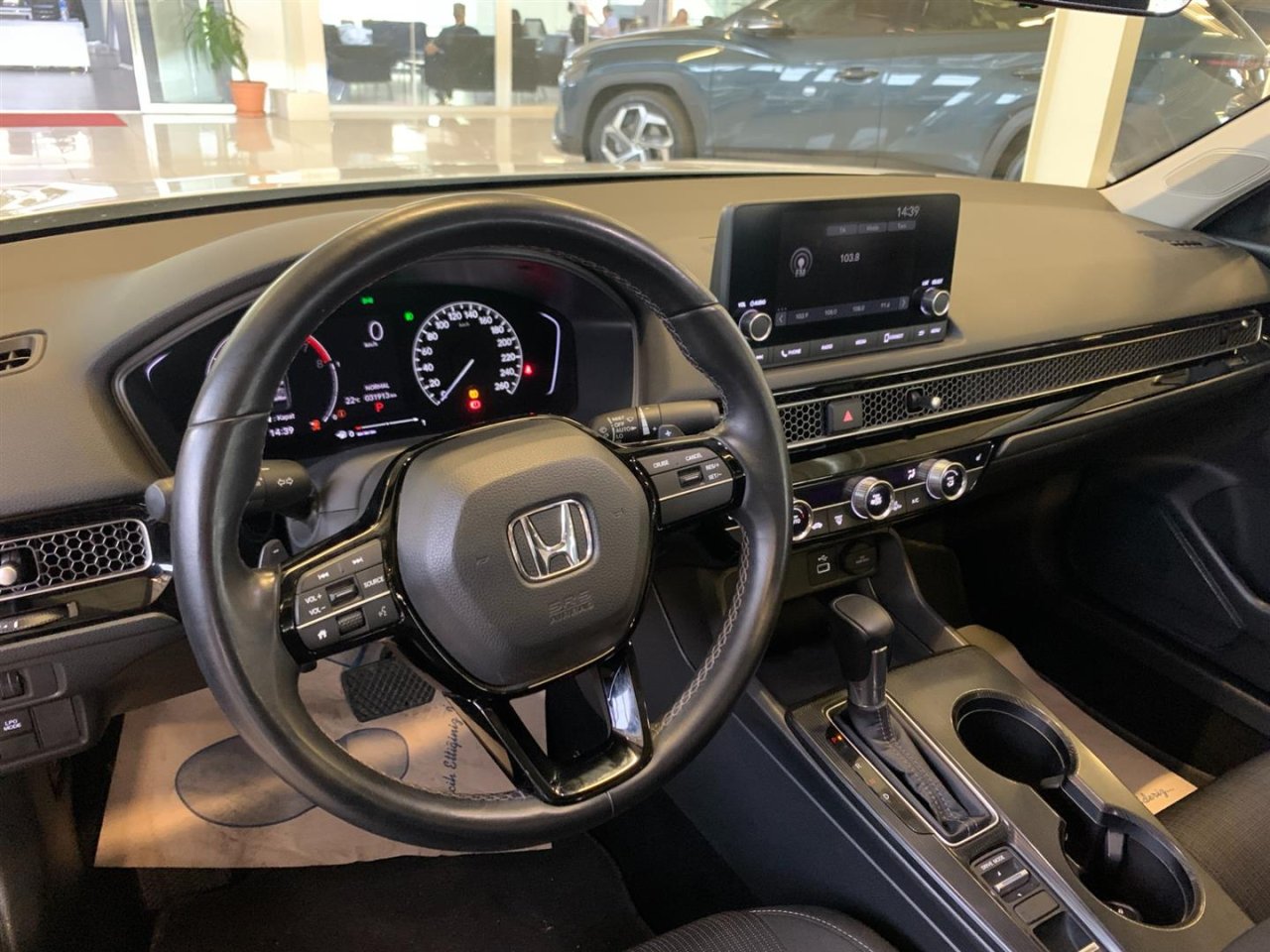 honda-civic-kokpit.jpg