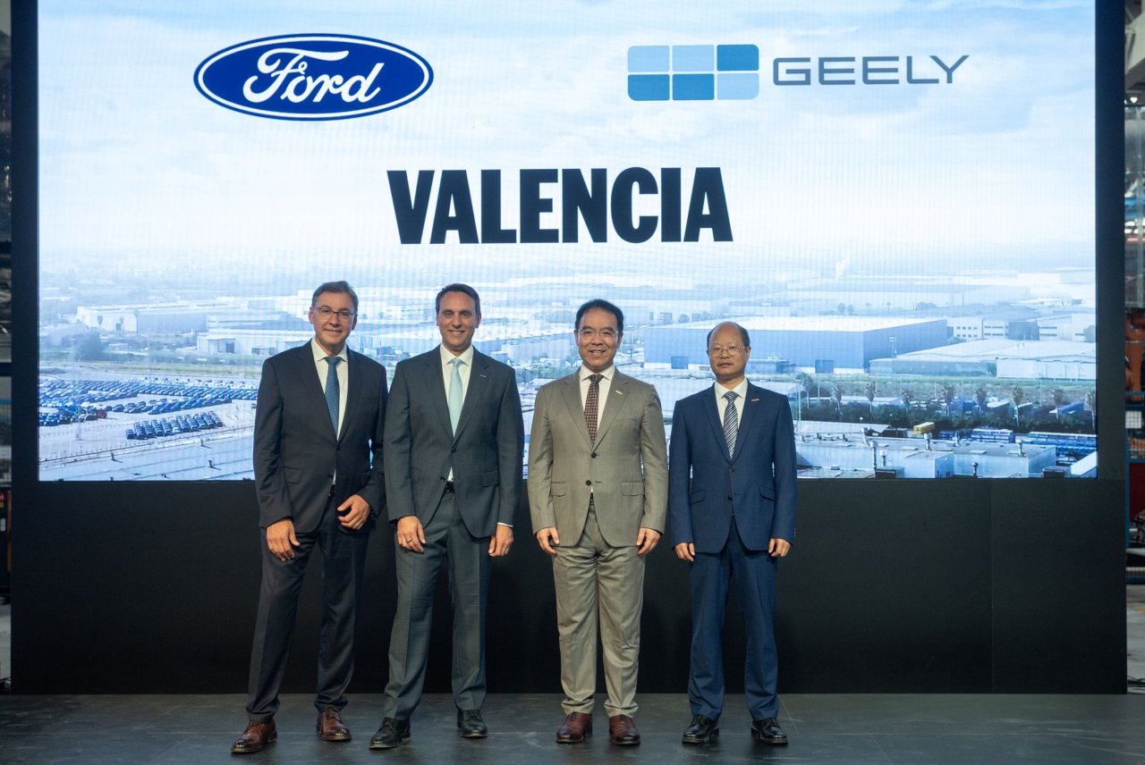 ford-ve-geely-auto-avrupada-yeni-nesil-coklu-enerji-teknolojilerine-sahip-araclar-uretmek-icin-ispanyada-guclerini-birlestiriyor.jpg