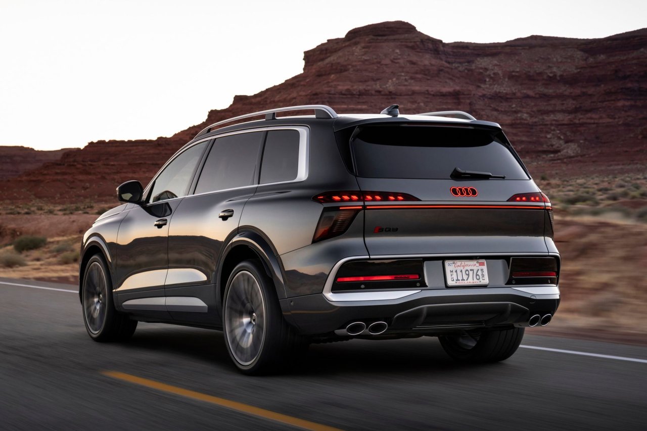 audi-sq9-2.jpg