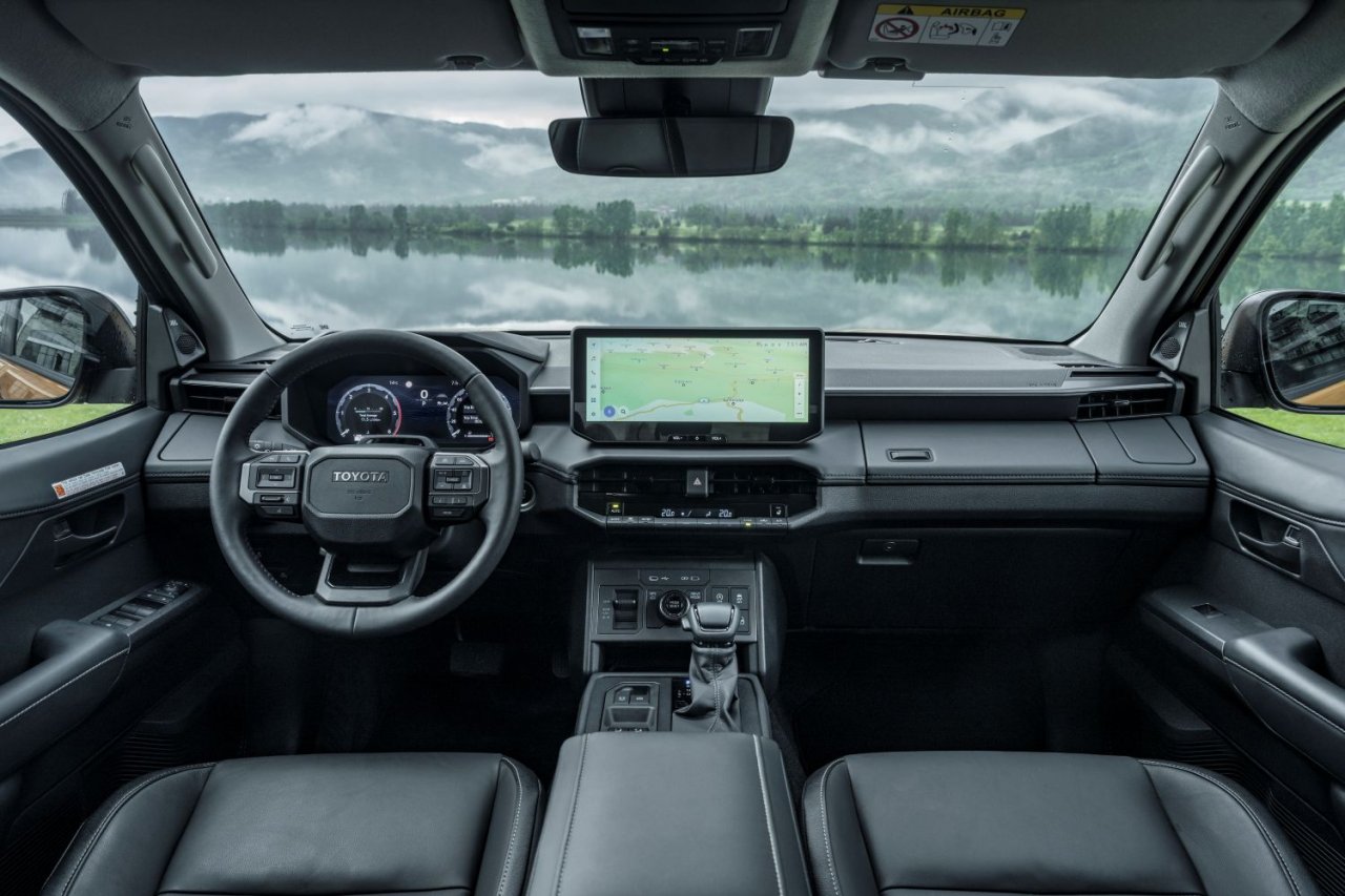 yeni-toyota-hilux-13.jpg