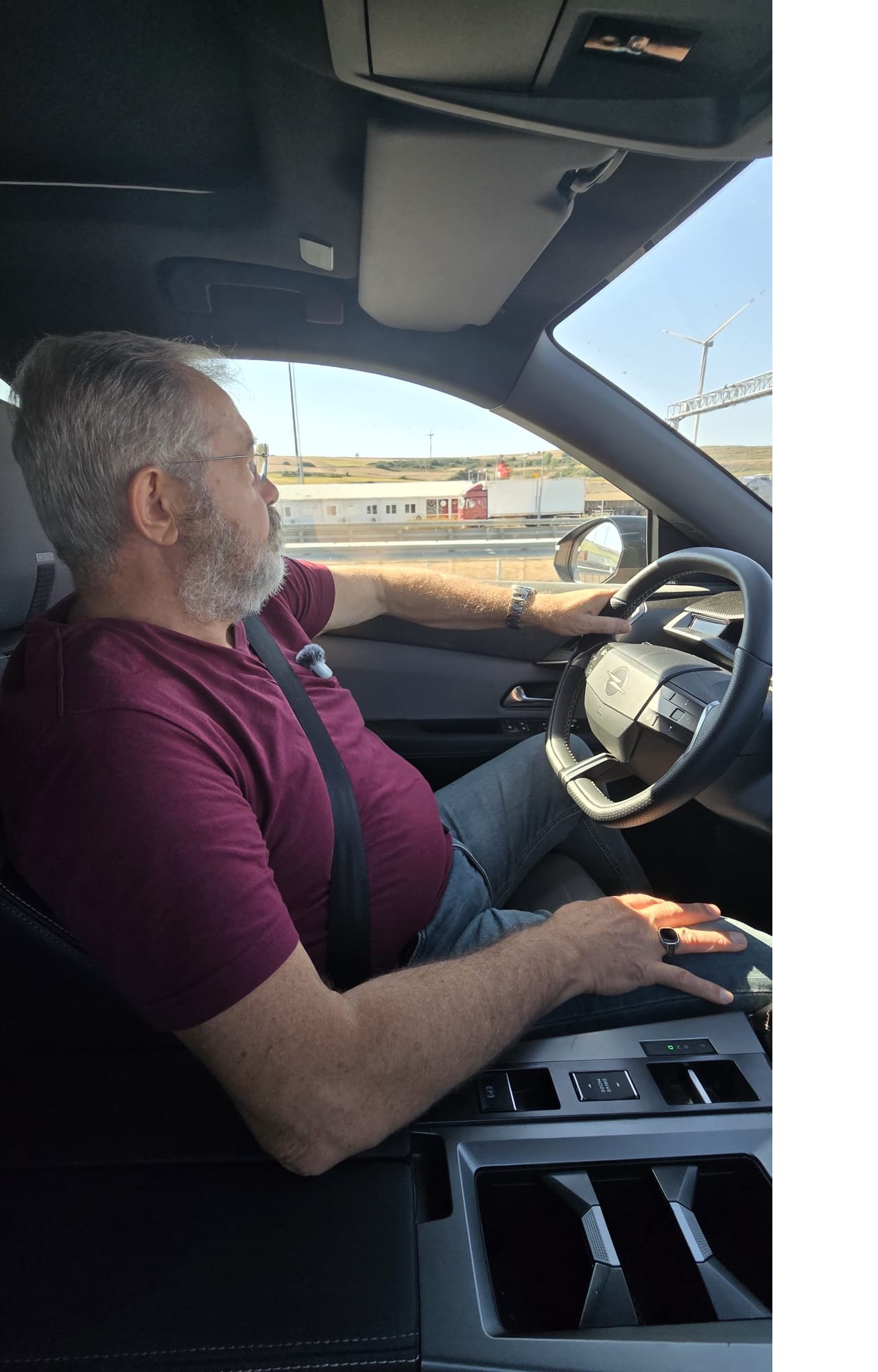 opel-grandland-elektrikli-kabin.jpeg