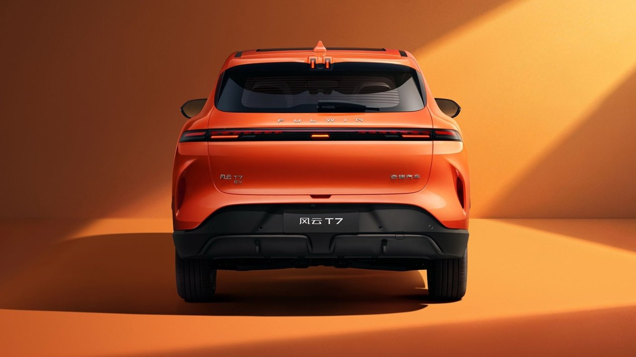 chery2-fulwin-t7-arka.jpg