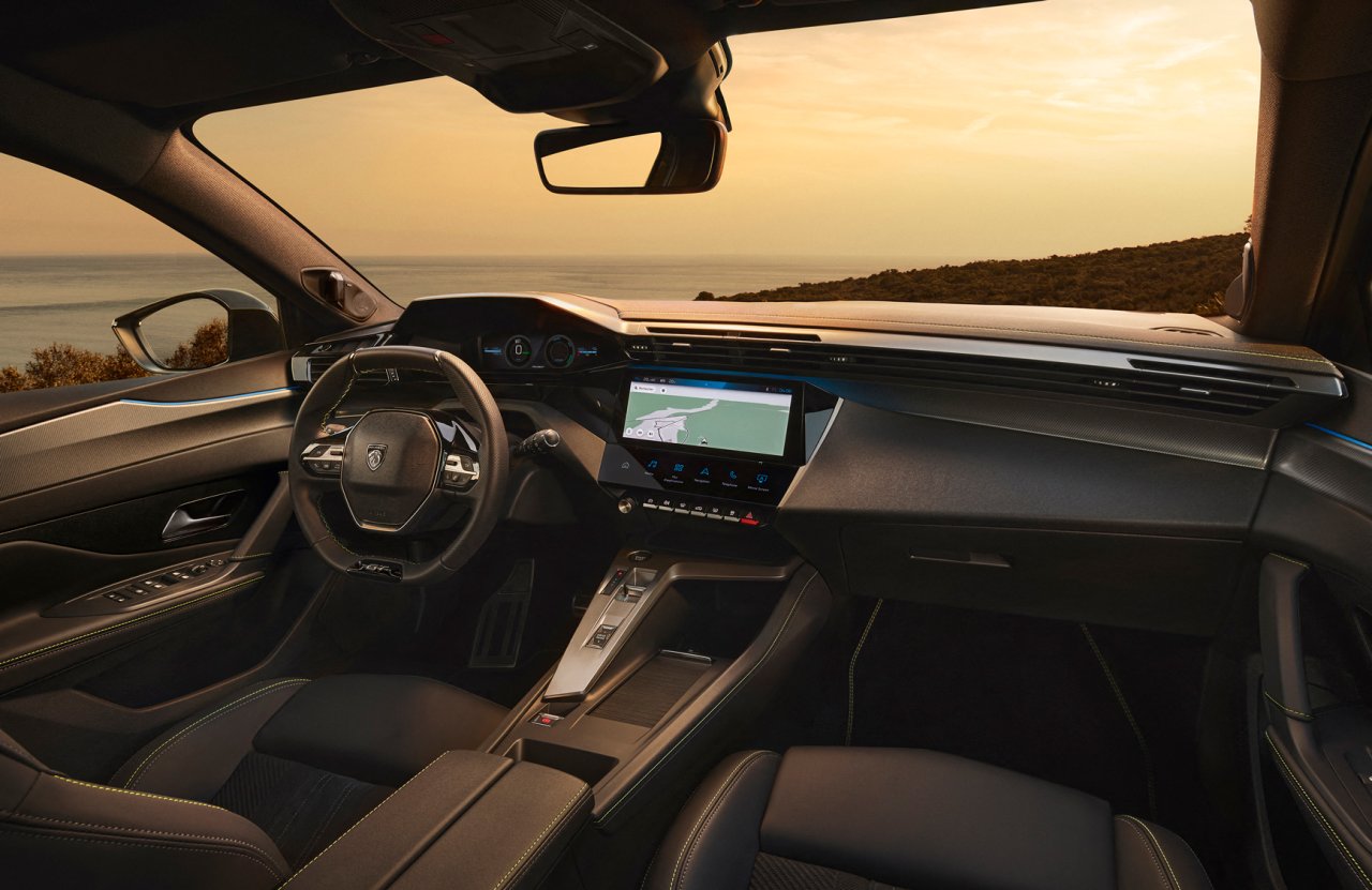 yeni-peugeot-408-kokpit.jpg