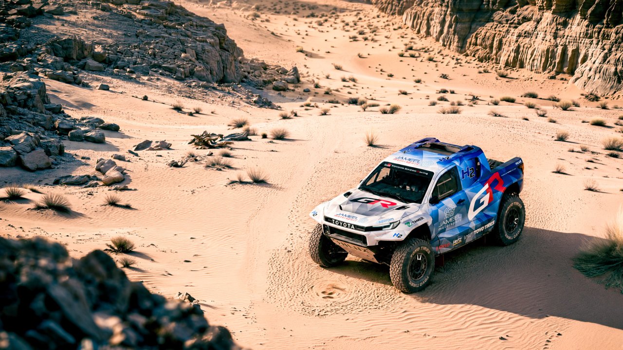 hidrojen-yakit-hucreli-dkr-gr-fc-hilux-3.jpg