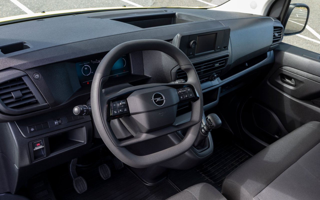 opel-vivaro-kamyonet-3.jpg