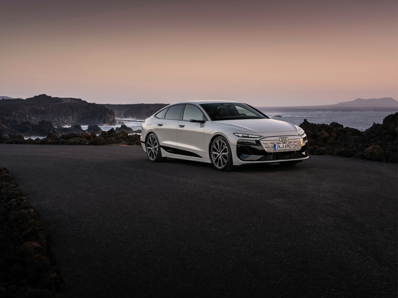 audi-a6-sportback-e-tron-rekor-2.jpg