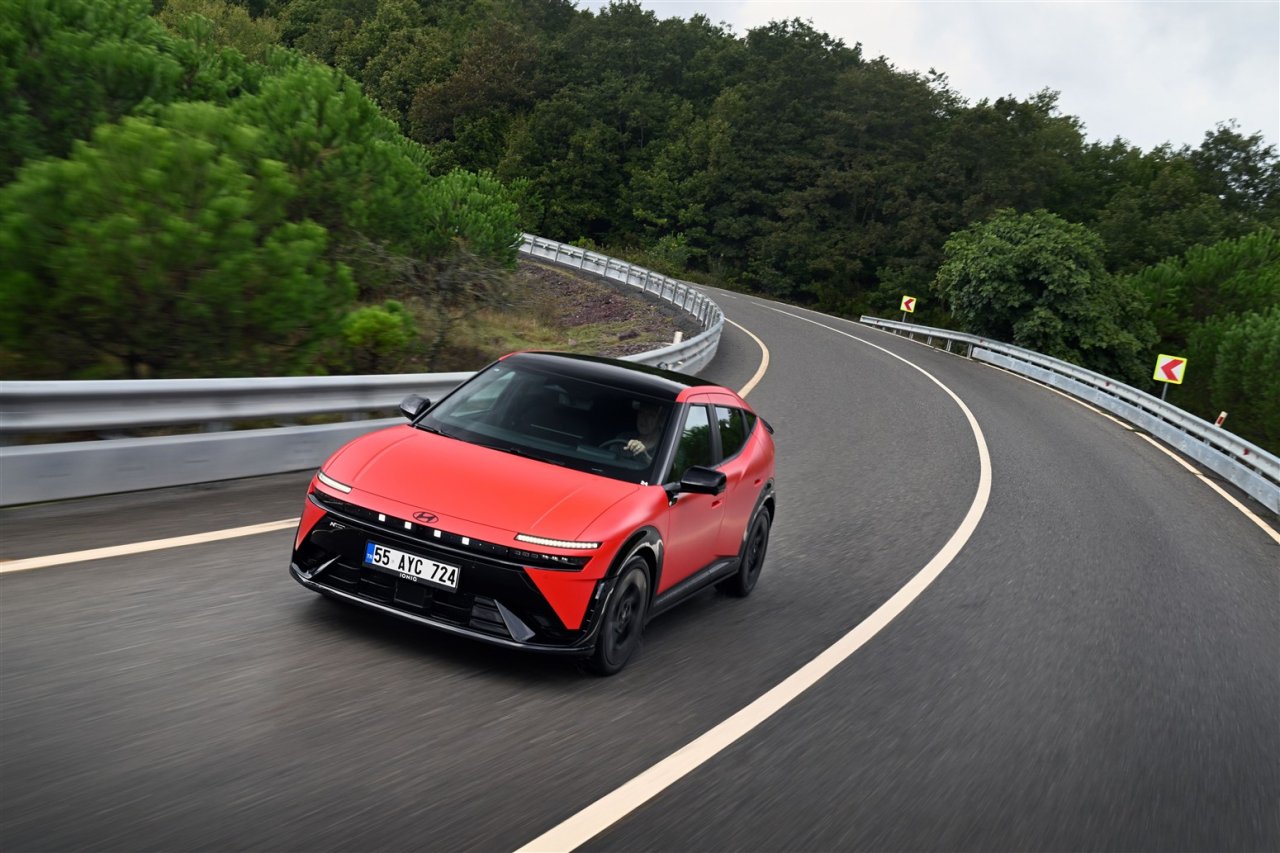hyundai-ioniq-3-sat-ta-10-9.jpg