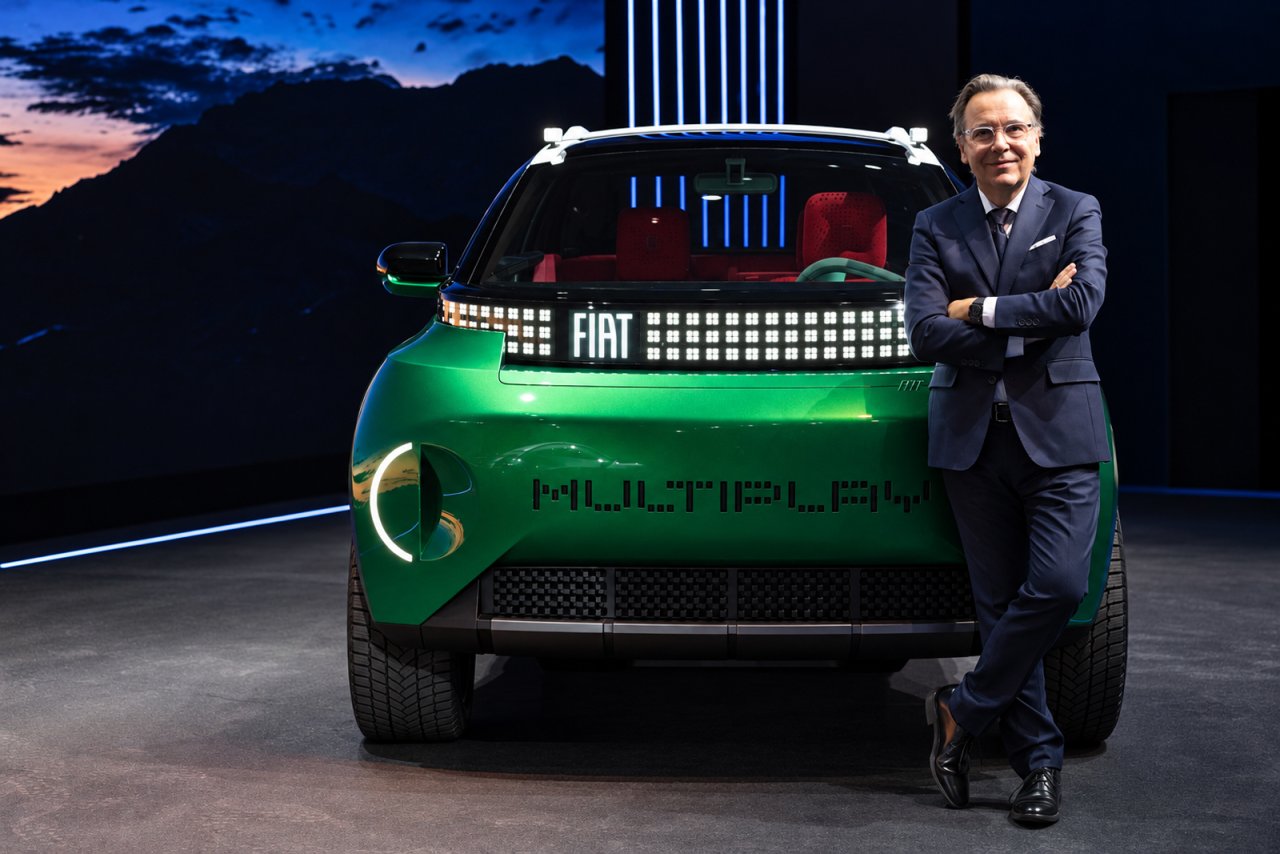 fiat-ceosu-ve-stellantis-avrupa-pazarlama-direktoru-arnaud-belloni.jpg